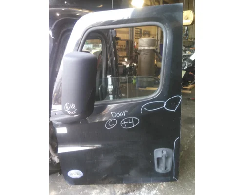 FREIGHTLINER CASCADIA 126 DOOR ASSEMBLY, FRONT