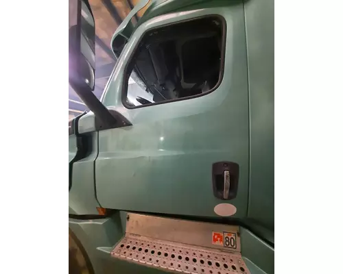 FREIGHTLINER CASCADIA 126 DOOR ASSEMBLY, FRONT