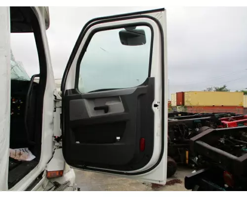 FREIGHTLINER CASCADIA 126 DOOR ASSEMBLY, FRONT