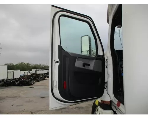 FREIGHTLINER CASCADIA 126 DOOR ASSEMBLY, FRONT