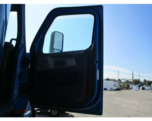 FREIGHTLINER CASCADIA 126 DOOR ASSEMBLY, FRONT