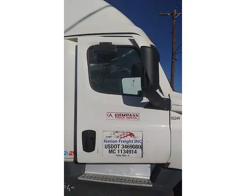 FREIGHTLINER CASCADIA 126 DOOR ASSEMBLY, FRONT