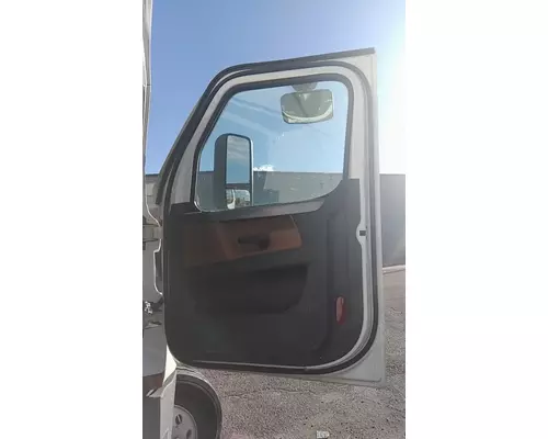 FREIGHTLINER CASCADIA 126 DOOR ASSEMBLY, FRONT