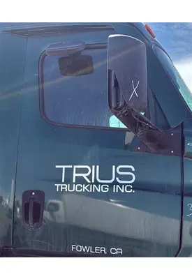 FREIGHTLINER CASCADIA 126 DOOR ASSEMBLY, FRONT