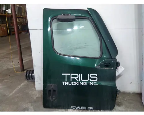 FREIGHTLINER CASCADIA 126 DOOR ASSEMBLY, FRONT