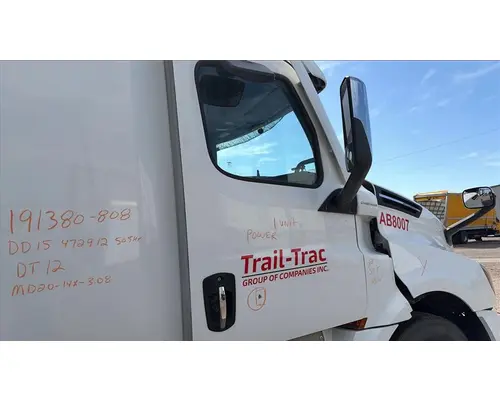 FREIGHTLINER CASCADIA 126 DOOR ASSEMBLY, FRONT