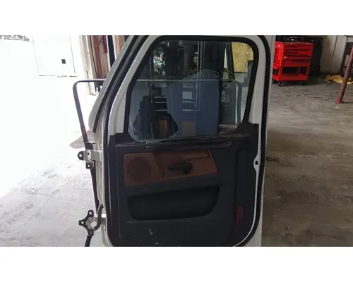 FREIGHTLINER CASCADIA 126 DOOR ASSEMBLY, FRONT