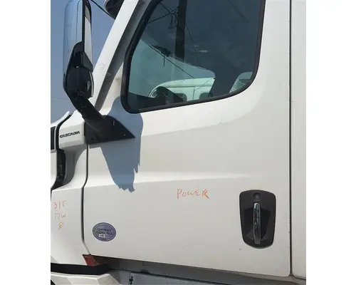 FREIGHTLINER CASCADIA 126 DOOR ASSEMBLY, FRONT