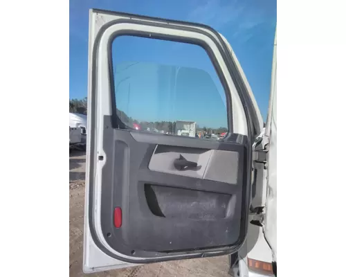 FREIGHTLINER CASCADIA 126 DOOR ASSEMBLY, FRONT