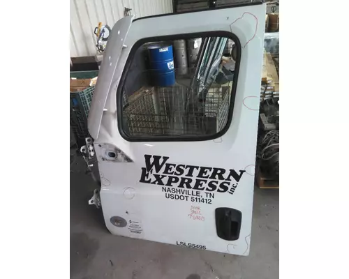 FREIGHTLINER CASCADIA 126 DOOR ASSEMBLY, FRONT