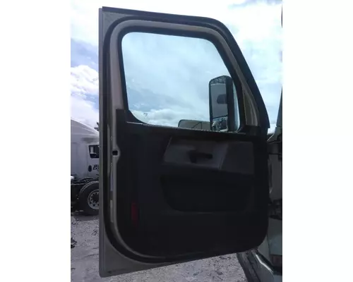 FREIGHTLINER CASCADIA 126 DOOR ASSEMBLY, FRONT