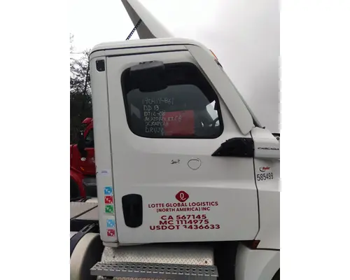 FREIGHTLINER CASCADIA 126 DOOR ASSEMBLY, FRONT