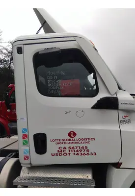 FREIGHTLINER CASCADIA 126 DOOR ASSEMBLY, FRONT