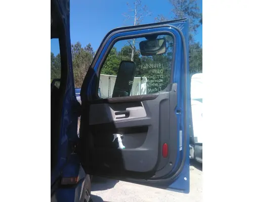 FREIGHTLINER CASCADIA 126 DOOR ASSEMBLY, FRONT