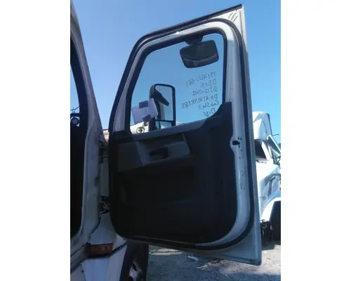 FREIGHTLINER CASCADIA 126 DOOR ASSEMBLY, FRONT