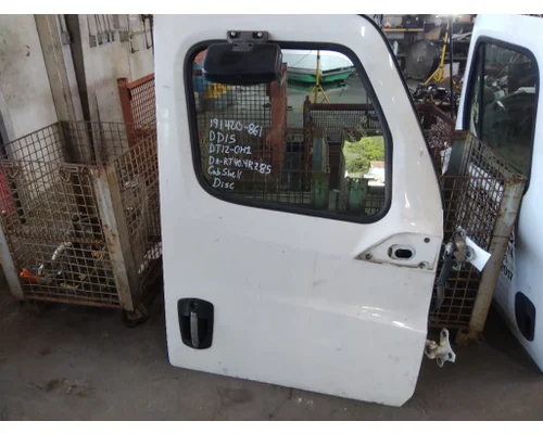FREIGHTLINER CASCADIA 126 DOOR ASSEMBLY, FRONT