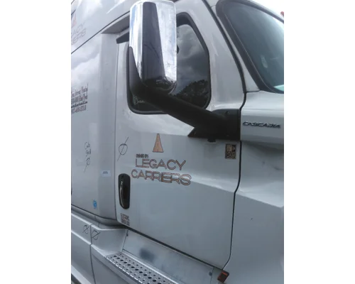 FREIGHTLINER CASCADIA 126 DOOR ASSEMBLY, FRONT