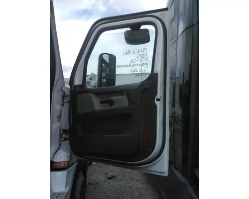 FREIGHTLINER CASCADIA 126 DOOR ASSEMBLY, FRONT