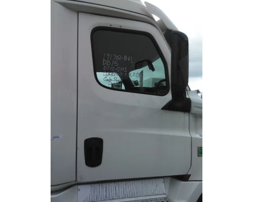 FREIGHTLINER CASCADIA 126 DOOR ASSEMBLY, FRONT