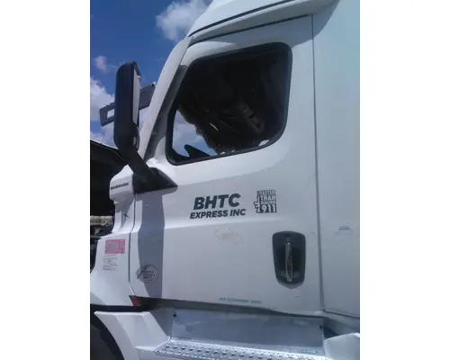 FREIGHTLINER CASCADIA 126 DOOR ASSEMBLY, FRONT