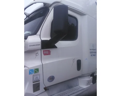 FREIGHTLINER CASCADIA 126 DOOR ASSEMBLY, FRONT