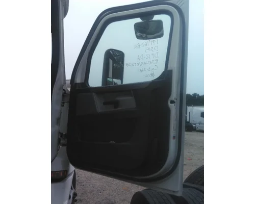 FREIGHTLINER CASCADIA 126 DOOR ASSEMBLY, FRONT