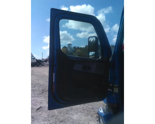 FREIGHTLINER CASCADIA 126 DOOR ASSEMBLY, FRONT