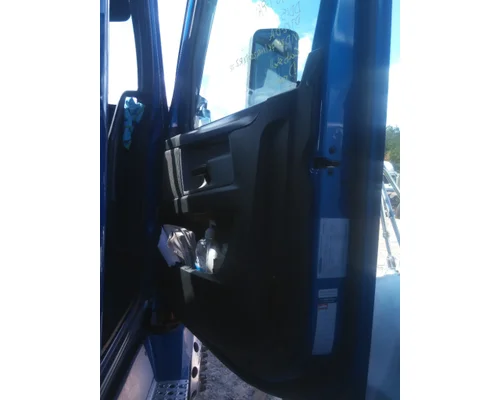 FREIGHTLINER CASCADIA 126 DOOR ASSEMBLY, FRONT