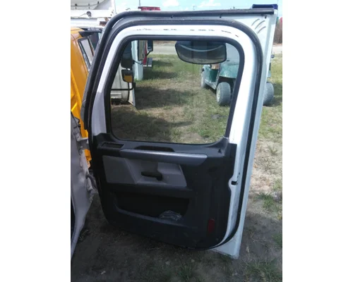 FREIGHTLINER CASCADIA 126 DOOR ASSEMBLY, FRONT