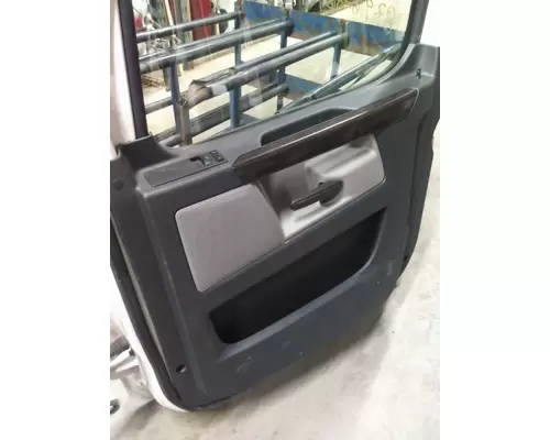 FREIGHTLINER CASCADIA 126 DOOR ASSEMBLY, FRONT