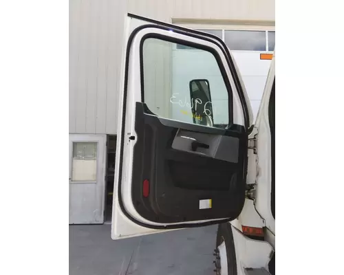 FREIGHTLINER CASCADIA 126 DOOR ASSEMBLY, FRONT