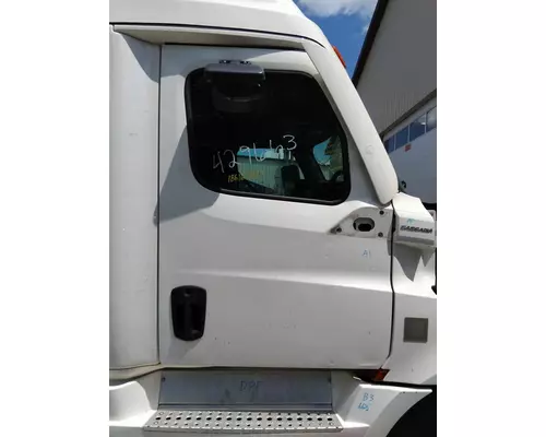 FREIGHTLINER CASCADIA 126 DOOR ASSEMBLY, FRONT