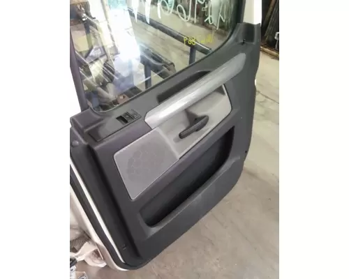 FREIGHTLINER CASCADIA 126 DOOR ASSEMBLY, FRONT