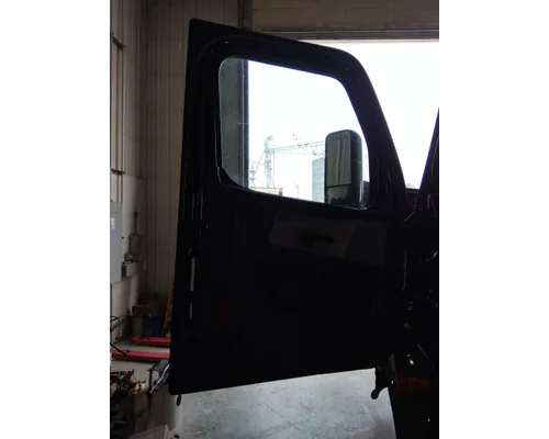 FREIGHTLINER CASCADIA 126 DOOR ASSEMBLY, FRONT