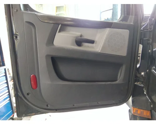 FREIGHTLINER CASCADIA 126 DOOR ASSEMBLY, FRONT