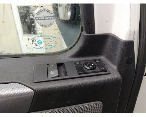 FREIGHTLINER CASCADIA 126 DOOR ASSEMBLY, FRONT