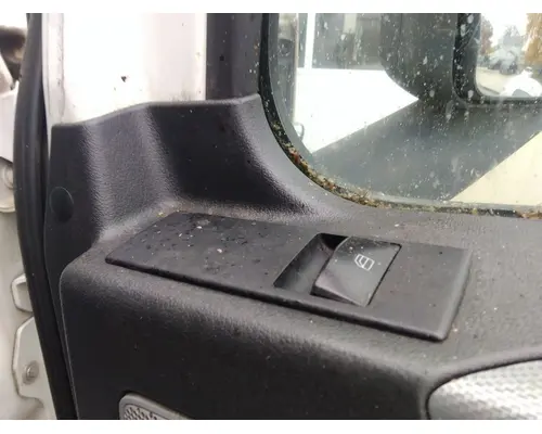 FREIGHTLINER CASCADIA 126 DOOR ASSEMBLY, FRONT