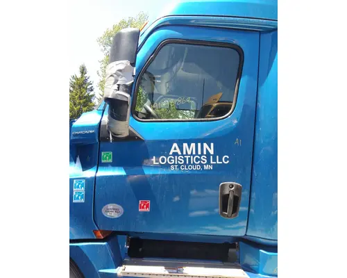 FREIGHTLINER CASCADIA 126 DOOR ASSEMBLY, FRONT