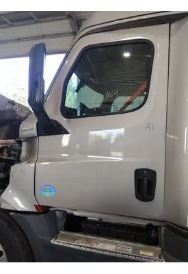 FREIGHTLINER CASCADIA 126 DOOR ASSEMBLY, FRONT