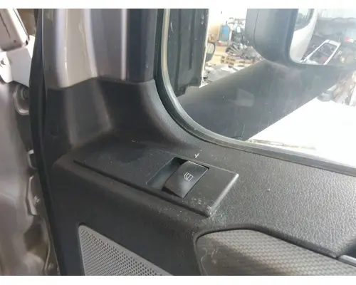 FREIGHTLINER CASCADIA 126 DOOR ASSEMBLY, FRONT