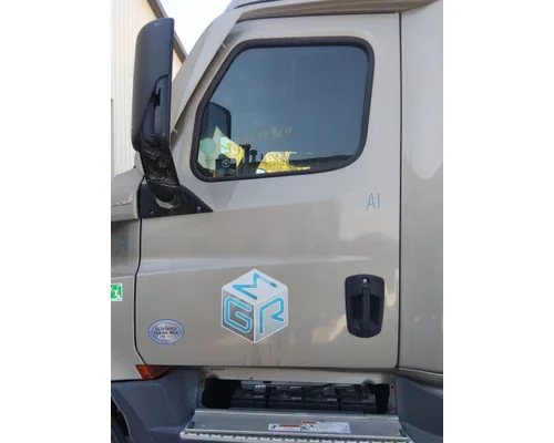 FREIGHTLINER CASCADIA 126 DOOR ASSEMBLY, FRONT
