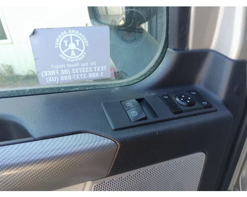 FREIGHTLINER CASCADIA 126 DOOR ASSEMBLY, FRONT