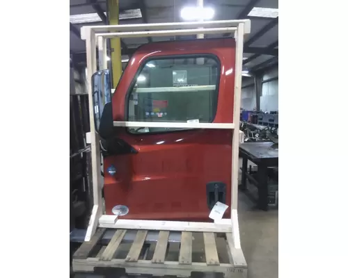 FREIGHTLINER CASCADIA 126 DOOR ASSEMBLY, FRONT