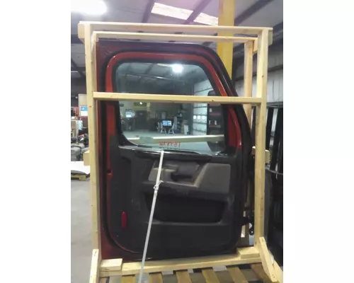 FREIGHTLINER CASCADIA 126 DOOR ASSEMBLY, FRONT