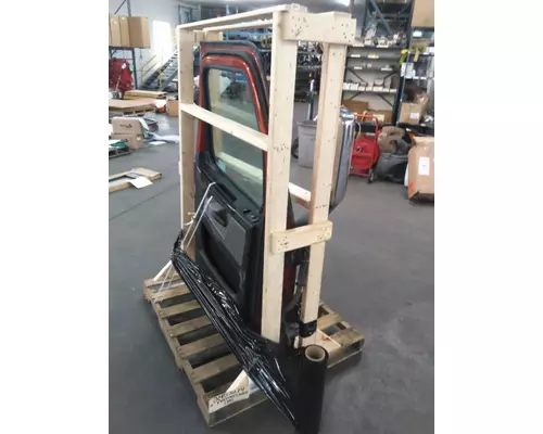 FREIGHTLINER CASCADIA 126 DOOR ASSEMBLY, FRONT