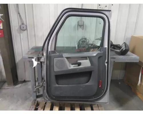 FREIGHTLINER CASCADIA 126 DOOR ASSEMBLY, FRONT