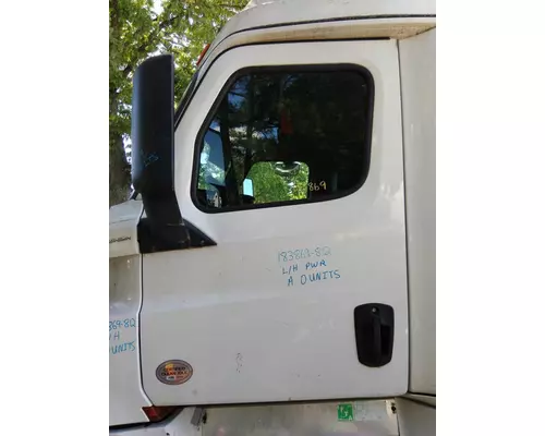 FREIGHTLINER CASCADIA 126 DOOR ASSEMBLY, FRONT