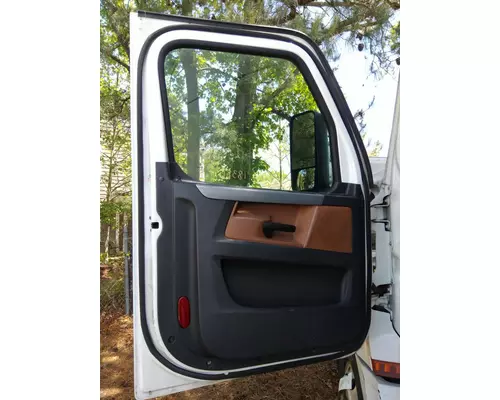 FREIGHTLINER CASCADIA 126 DOOR ASSEMBLY, FRONT