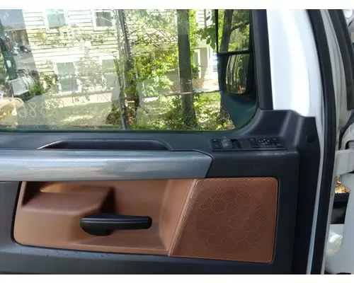 FREIGHTLINER CASCADIA 126 DOOR ASSEMBLY, FRONT