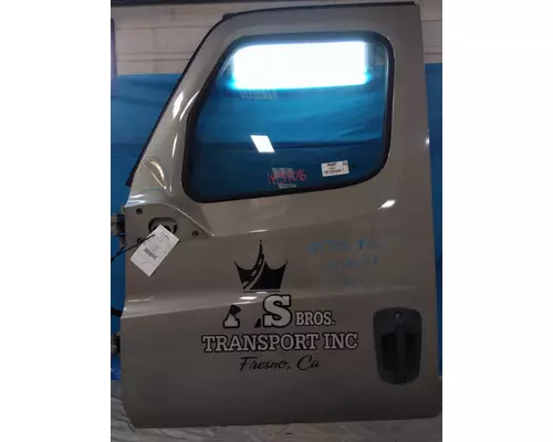 FREIGHTLINER CASCADIA 126 DOOR ASSEMBLY, FRONT
